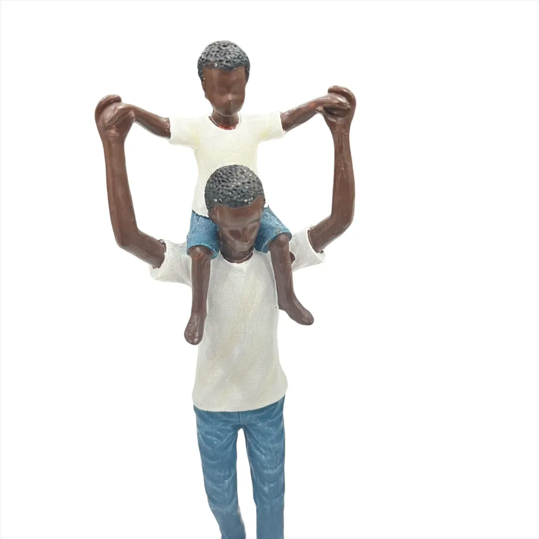 Estatueta Pai e Filho 28cm Estatueta Pai e Filho 28cm