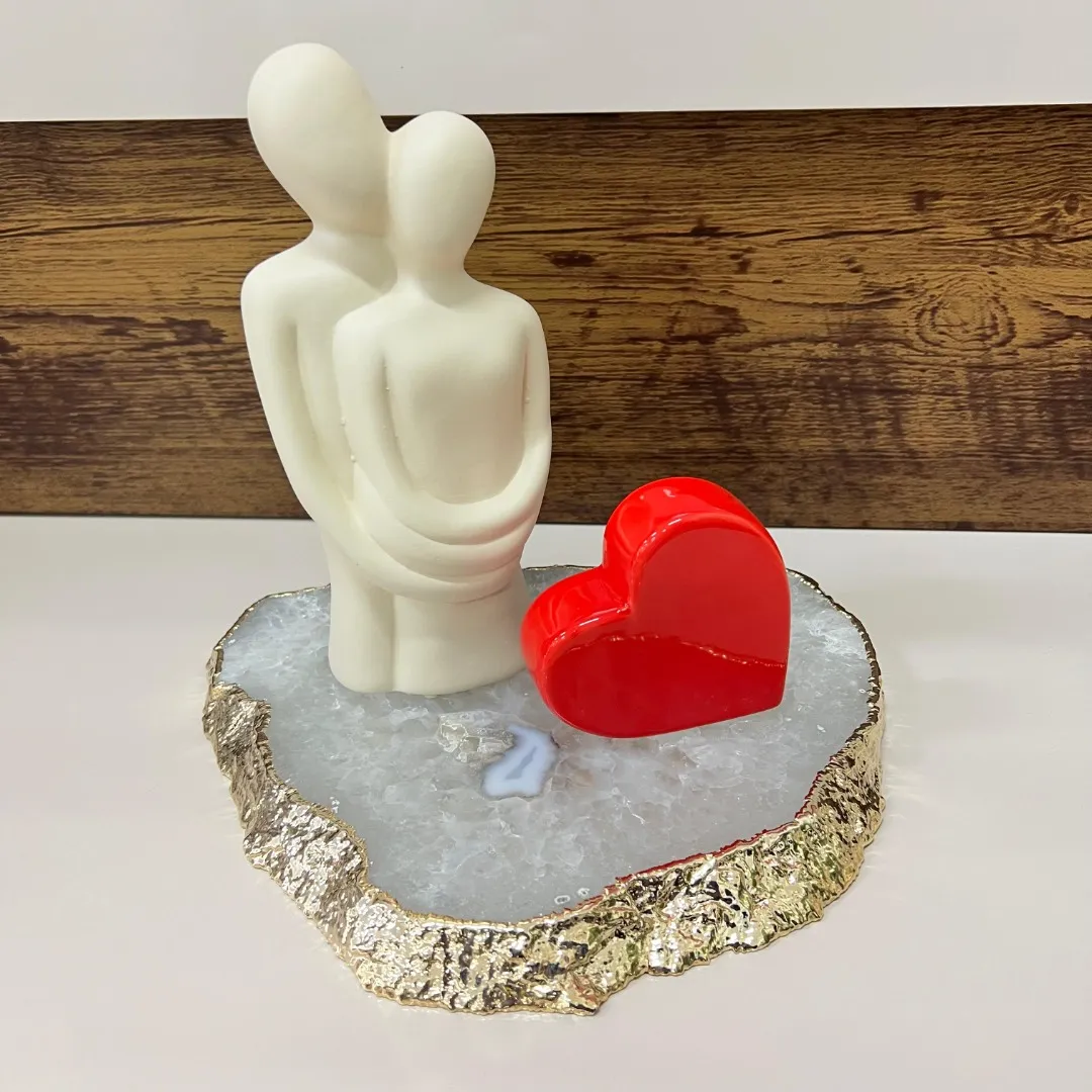 Estatueta Casal Off Fosco com 21cm Estatueta Casal Off Fosco com 21cm