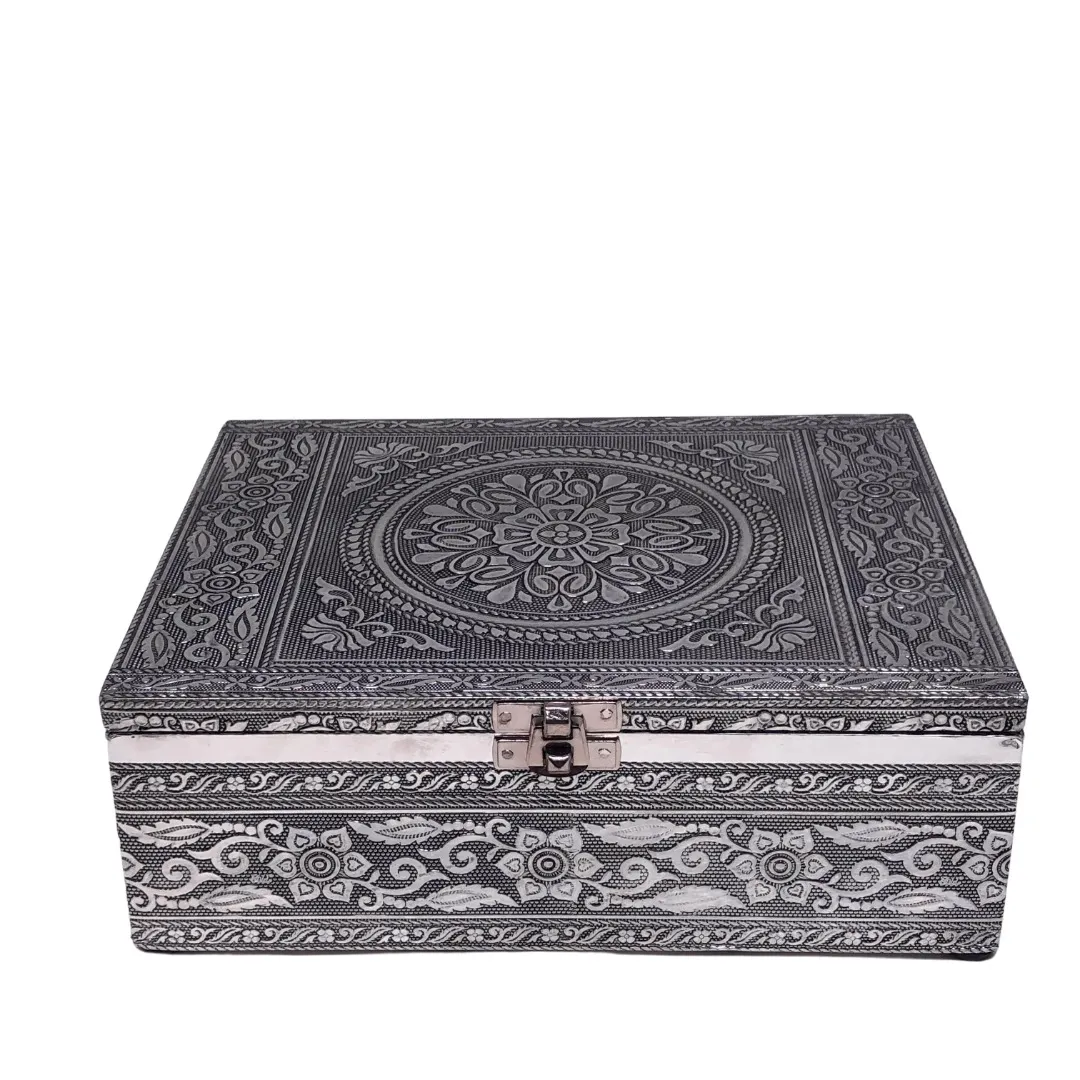 Porta Joias em Metal Flor Decorativa 23x18cm Porta Joias em Metal Flor Decorativa 23x18cm