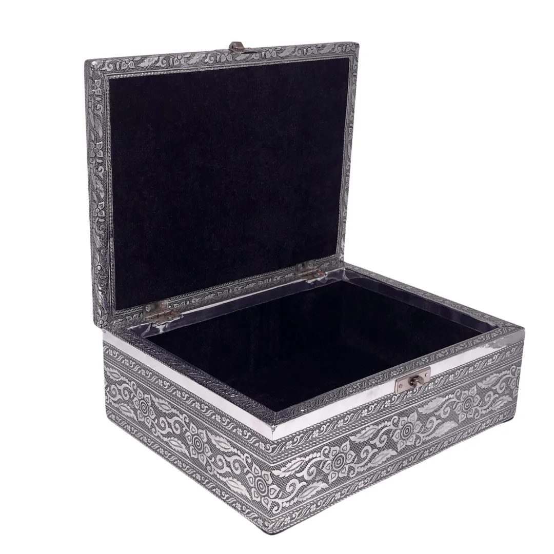 Porta Joias em Metal Flor Decorativa 23x18cm Porta Joias em Metal Flor Decorativa 23x18cm
