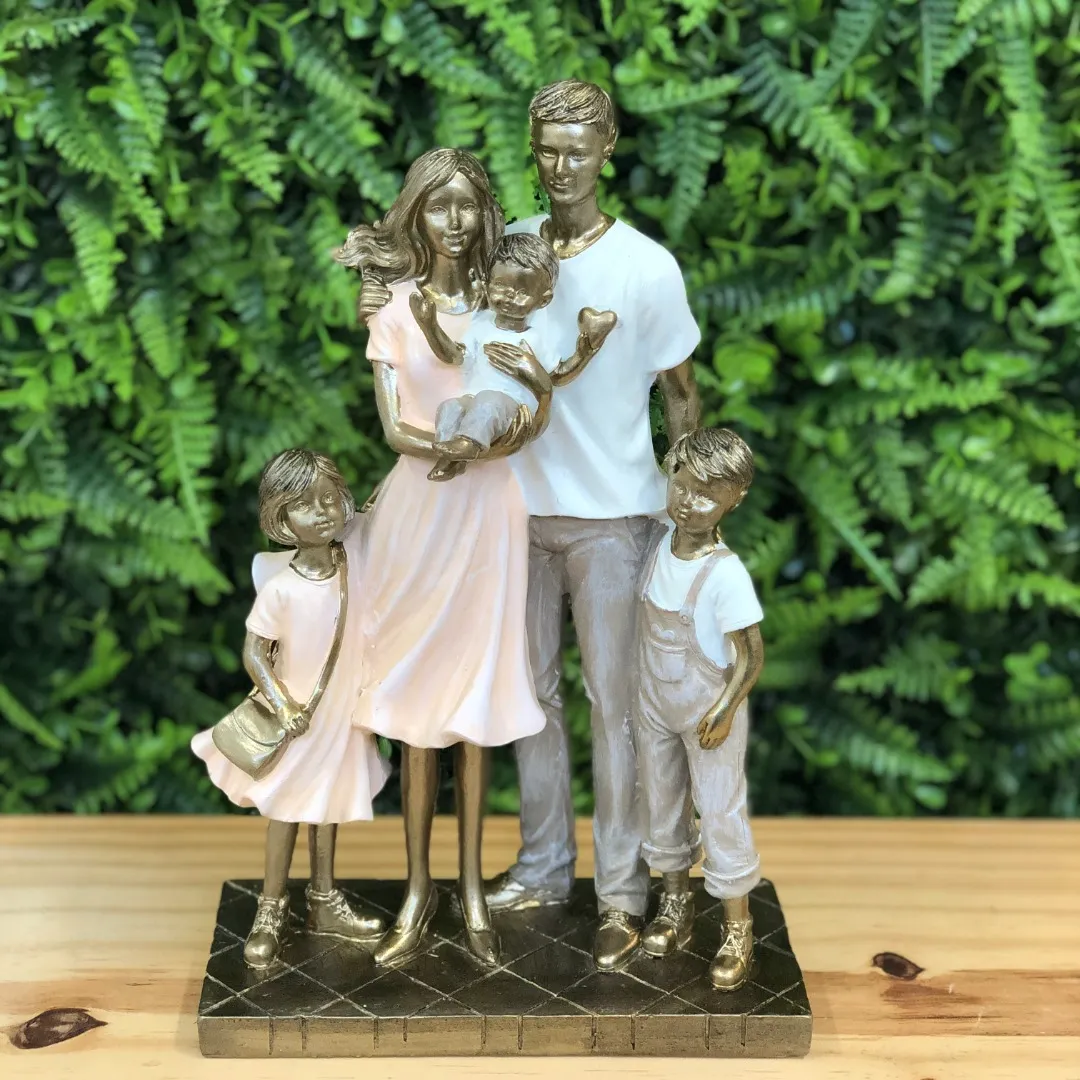 Estatueta Familia em Resina 26cm Estatueta Familia em Resina 26cm